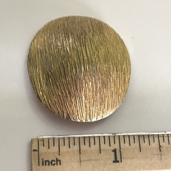Vintage Clip On Earrings Brushed Goldtone Large Round textured 1980s FLAWED - Picture 4 of 12